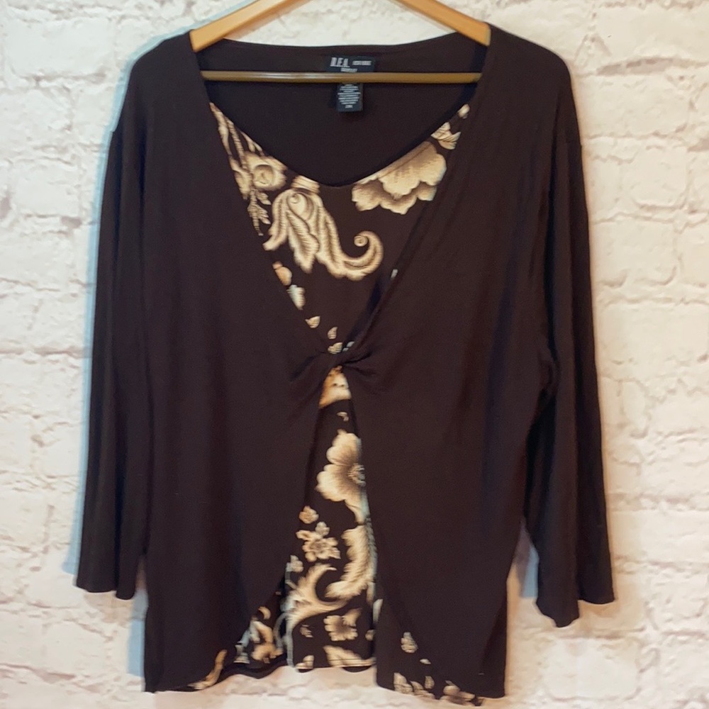 D.E.A NEW YORK LONG SLEEVED TOP